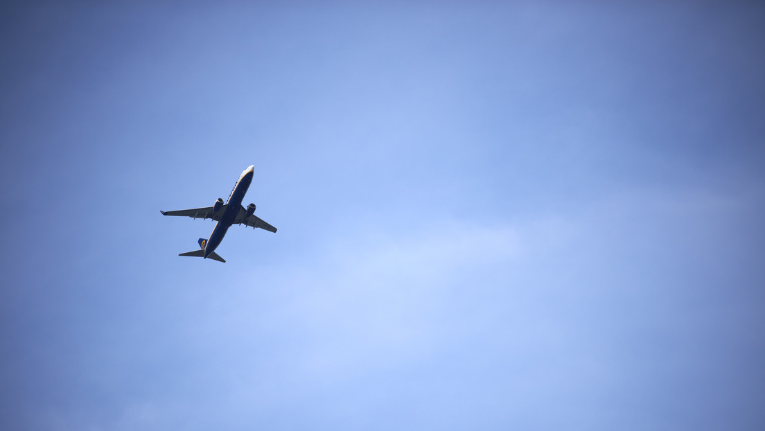 Un argelino logra volar hasta Francia en el tren de aterrizaje de un avión