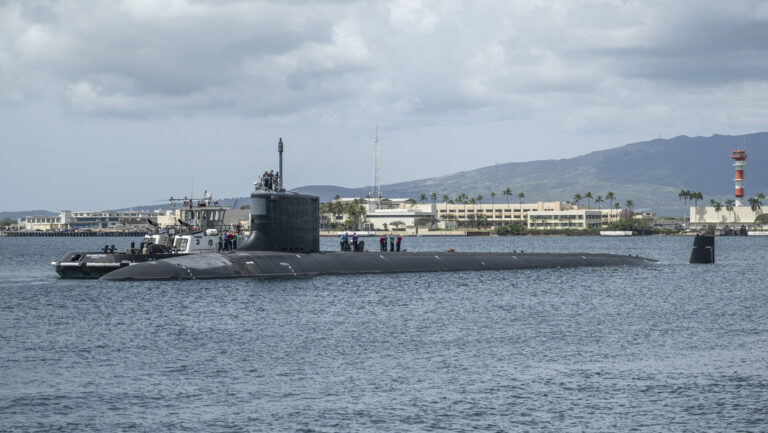 Un submarino nuclear de EE.UU. llega a Corea del Sur ante el temor de lanzamientos norcoreanos