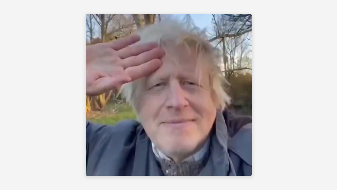 Boris Johnson invita a los jóvenes británicos a probar los "atractivos y ventajas" del servicio militar