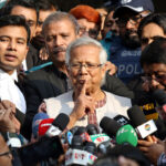 Condenan a un nobel de la paz por infringir la legislación laboral de Bangladés
