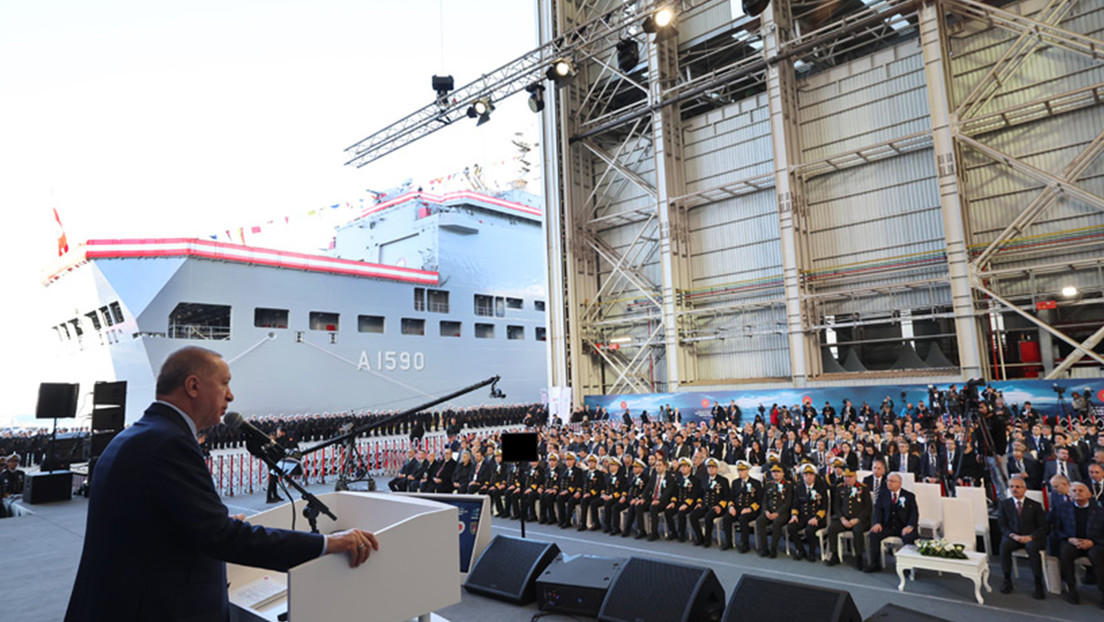 Cuatro nuevos buques militares entran en servicio en la Armada turca