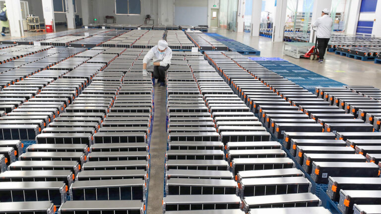 Descubren un enorme depósito de litio en China