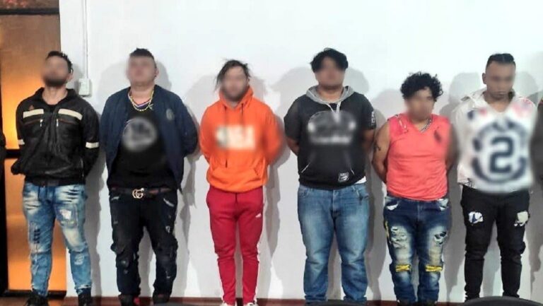 Ecuador captura a siete "terroristas" con explosivos de alto poder "de origen peruano"