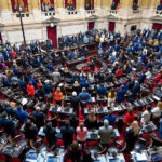El oficialismo argentino define acuerdos en el Congreso y fija fecha para tratar la 'ley ómnibus'