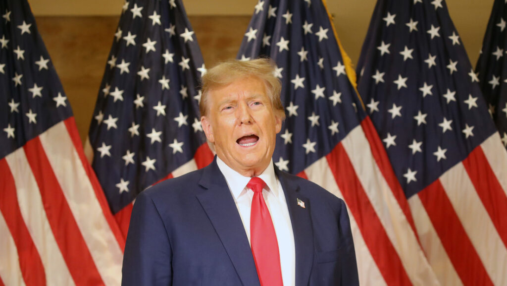 "El peor presidente de la historia de EE.UU.": Trump arremete contra Biden tras su ataque a Yemen