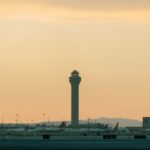 Hallan a un hombre muerto dentro del motor de un avión en un aeropuerto de EE.UU.