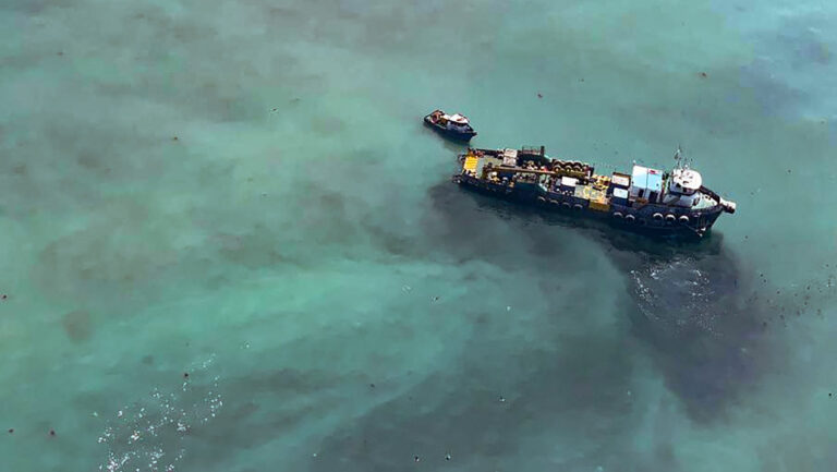 "Impacto devastador": Pescadores protestan en Perú a dos años del derrame de petróleo de Repsol