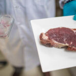 Israel se convierte en el primer país del mundo en autorizar la venta de carne de vacuno cultivada