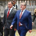 La UE prevé sanciones contra quienes "obstaculicen" la posesión de Arévalo en Guatemala