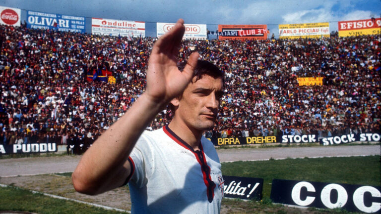 Muere Gigi Riva, máximo goleador de la selección italiana