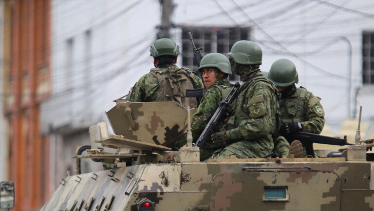 "No vamos a retroceder ni a negociar": Gobierno ecuatoriano lanza mensaje a grupos criminales