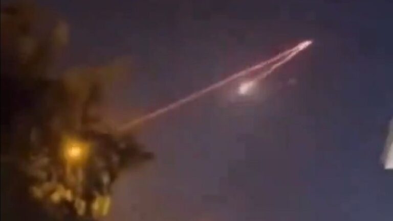 Reportan un ataque de misiles cerca de un Consulado y una base aérea de EE.UU. en Irak