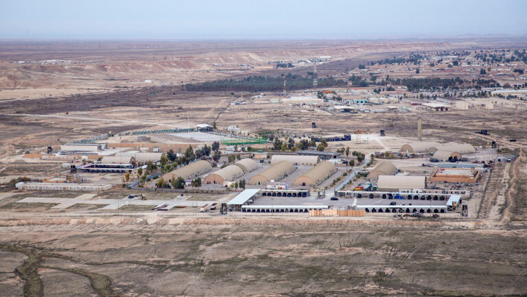 Reportan un ataque de misiles contra una base de EE.UU. en Irak