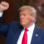 Trump: "El mundo está en llamas y nos precipitamos hacia la III Guerra Mundial"