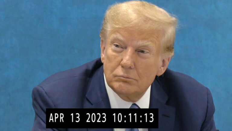 Trump dice que salvó al mundo de "un holocausto nuclear"