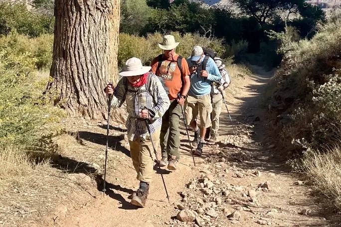 Un anciano de 92 años rompe el récord de la persona de mayor edad en cruzar a pie esta atracción