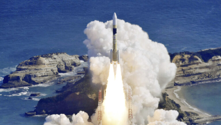 VIDEO: Japón lanza un satélite espía para detectar misiles norcoreanos