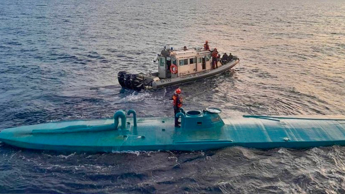 Capturan un semisumergible con toneladas de droga en el límite marítimo entre Colombia y Ecuador