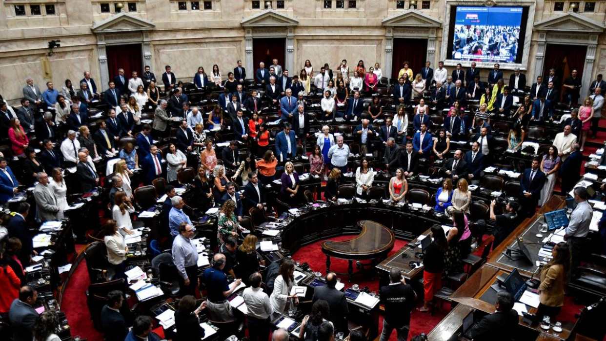 Derrota para Milei: la 'ley ómnibus' no avanza en Diputados y volverá a ser tratada en comisiones