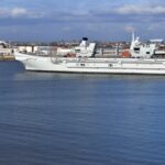 El buque de guerra más grande del Reino Unido zarpa para unirse a ejercicios masivos de la OTAN