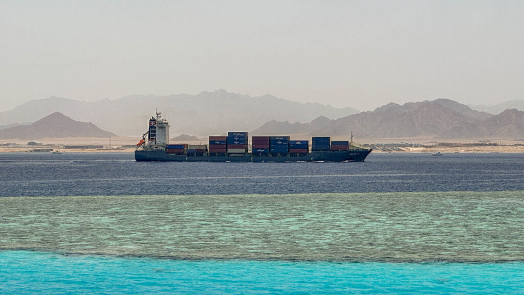 Egipto: los ingresos del canal de Suez han caído hasta un 50 % en 2024