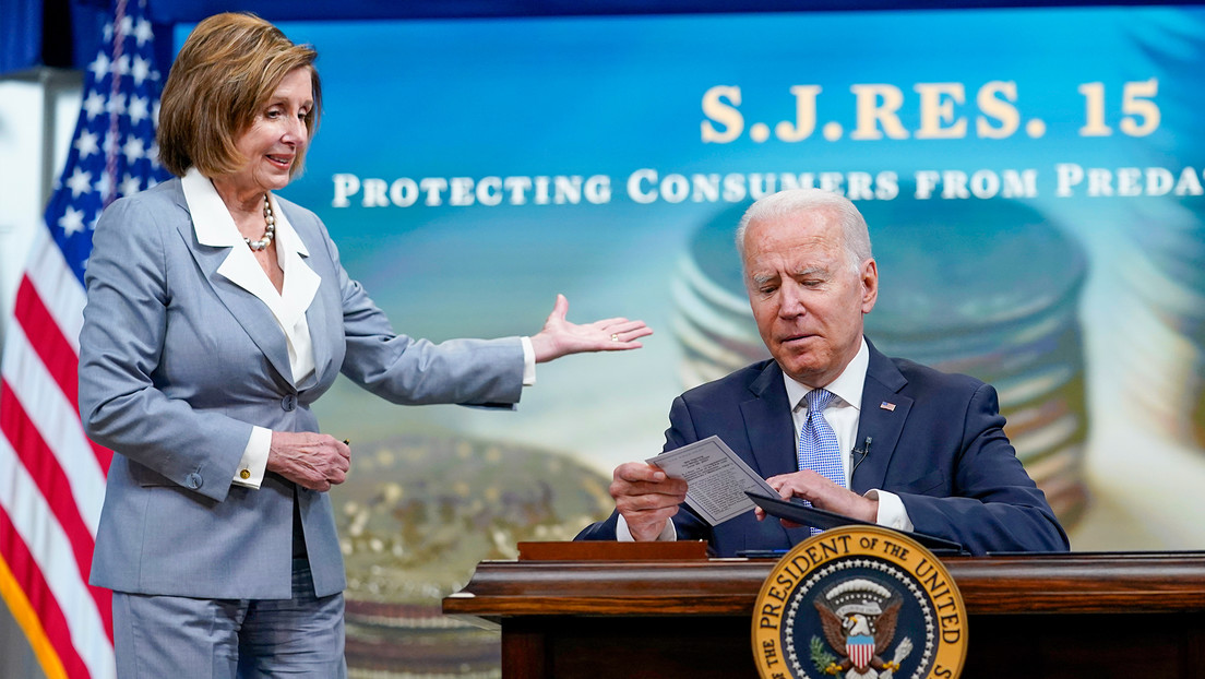 "Es conocedor y sabio": Pelosi defiende a Biden ante las críticas por su edad