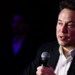 "Ha sido una maniobra estúpida": Musk sobre el uso del dólar como arma
