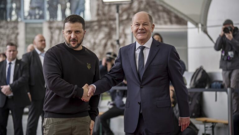 Scholz sobre la ayuda a Ucrania: "Es lo correcto, aunque claro que sentimos las consecuencias"