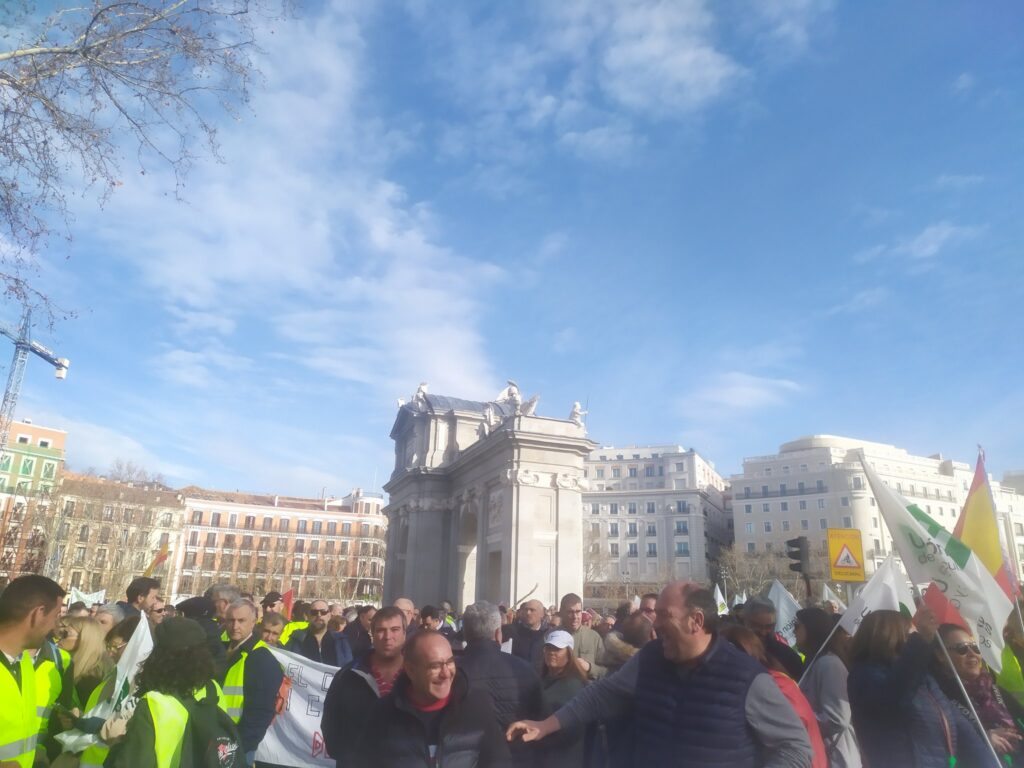 Una gran tractorada toma Madrid por el sector agroganadero en España