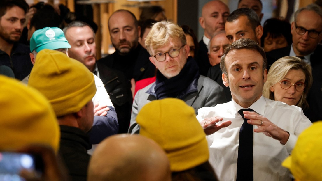 VIDEO: Decenas de manifestantes irrumpen en el Salón Internacional de la Agricultura buscando a Macron