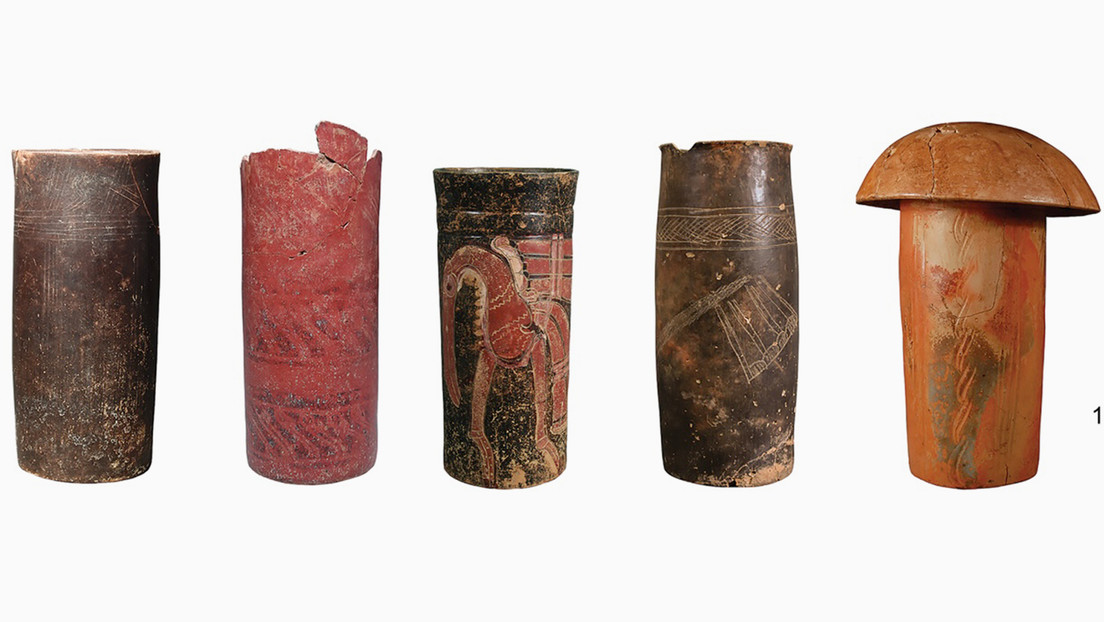 Antiguos vasos hallados en Guatemala conservan restos de una planta usada para "trances adivinatorios"
