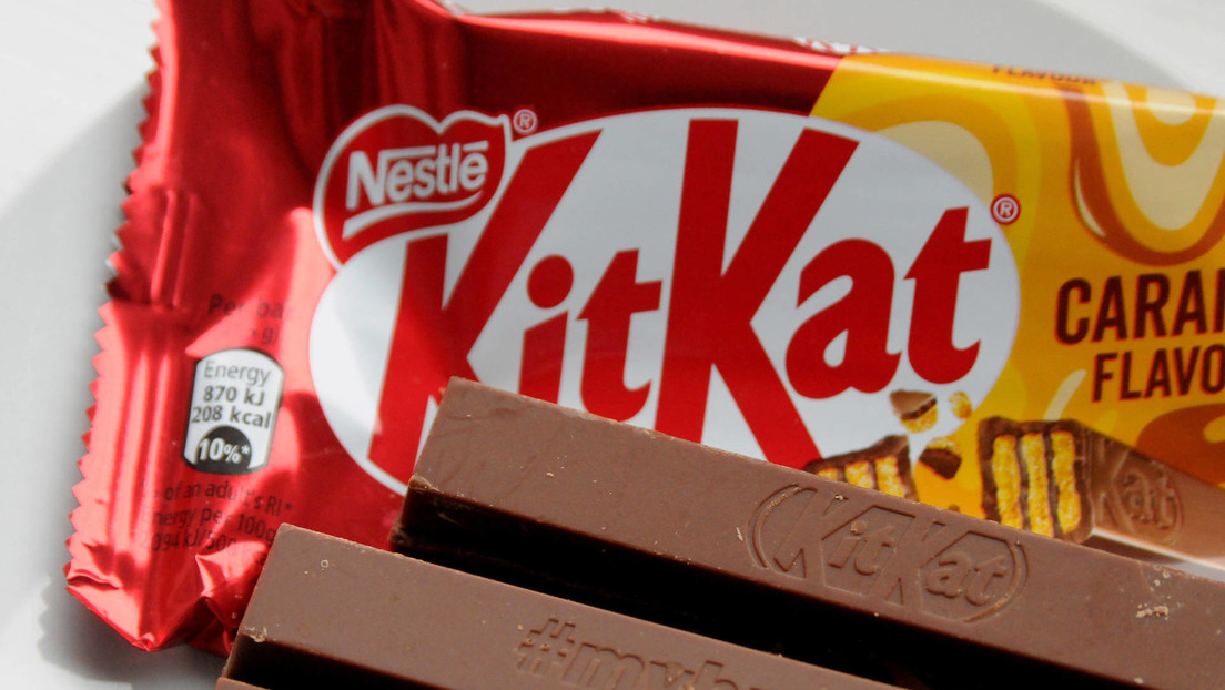 Bloomberg: Los chocolateros reducen la cantidad de cacao en sus productos por los precios récord