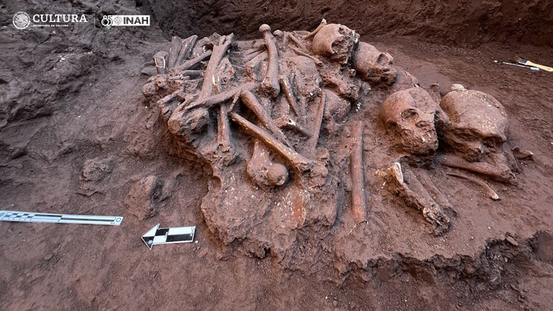 Descubren raro enterramiento prehispánico durante obras de alcantarillado en un estado mexicano