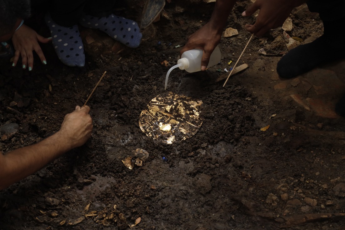 Desentierran una tumba ancestral llena de tesoros y personas sacrificadas en Panamá (FOTOS)