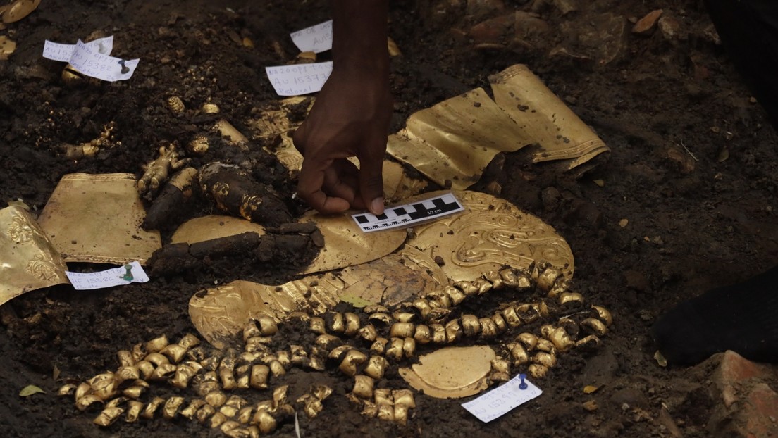 Desentierran una tumba ancestral llena de tesoros y personas sacrificadas en Panamá (FOTOS)