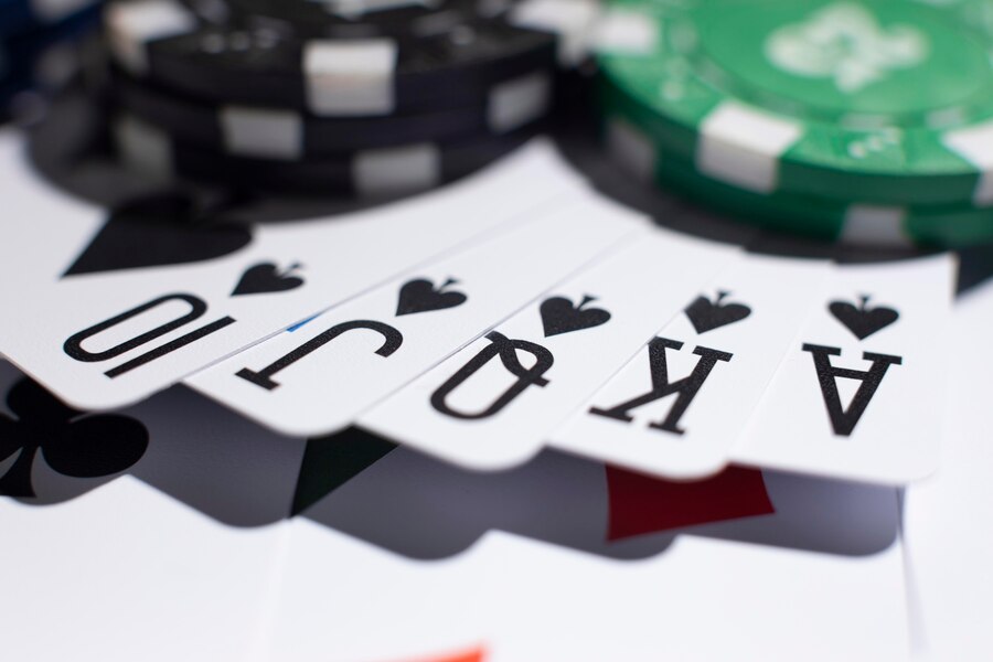Escogiendo la mejor plataforma de poker en línea: factores a considerar antes de registrarse