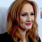 J.K. Rowling, acusada de "delito de odio" por llamar "hombre" a una presentadora trans