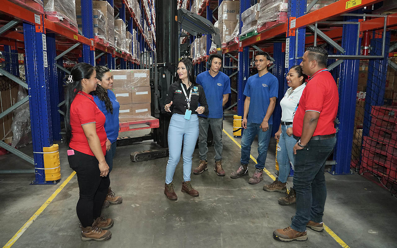 Liderazgo femenino en los centros de distribución de Walmart Nicaragua