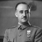 "Salvó a la Iglesia": Curas que rezaron para que el papa vaya "al cielo cuanto antes" elogian a Franco