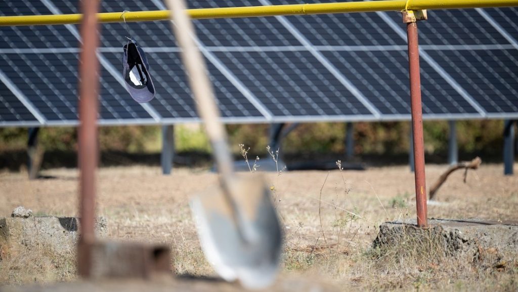La Unión Europea investigará los subsidios chinos a las empresas de energía renovable