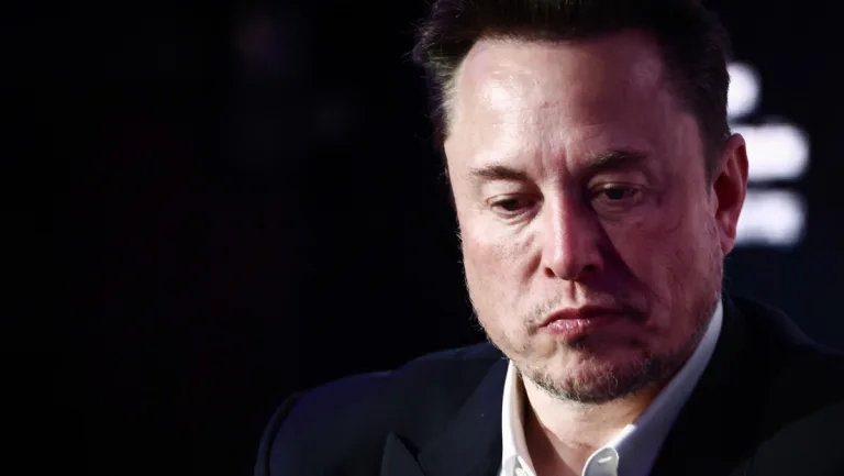 Musk califica de "guerra eterna" un acuerdo previsto entre EE.UU. y Ucrania