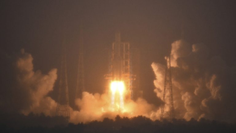 China busca hacer historia con su misión a la cara oculta de la Luna