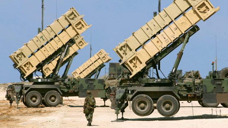 Sistema antimisiles Terminal de Defensa de Area de Alta Altitud (THAAD, por sus siglas en inglés).
