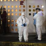 Forenses salen del hotel en donde fue encontrado el cuerpo de Liam Payne, Buenos Aires, 16 de octubre de 2024.