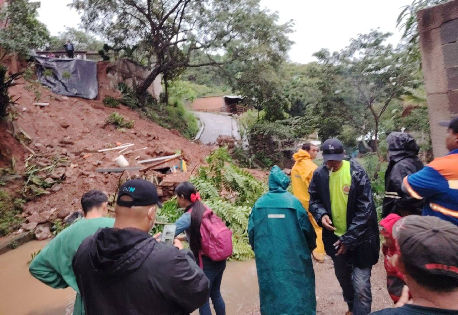 Se registran deslizamientos de tierra en varias partes de Honduras.