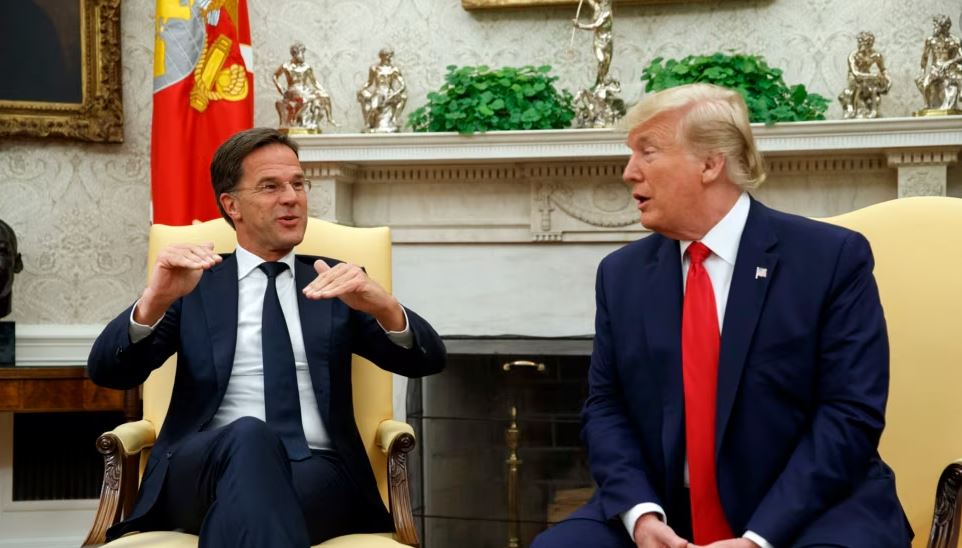 ARCHIVO - El presidente Donald Trump habla durante una reunión con el primer ministro holandés Mark Rutte en la Oficina Oval de la Casa Blanca, el jueves 18 de julio de 2019, en Washington.