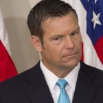 Secretario de Estado Kris Kobach.