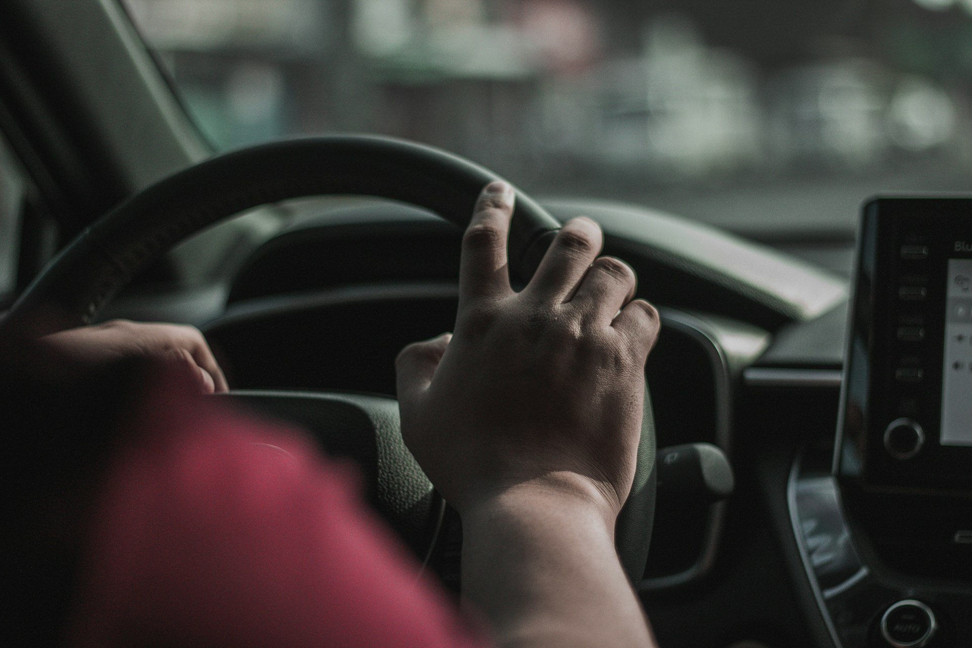 Vías no aptas ¿nos cubre el seguro de coche la asistencia si conducimos por ellas?