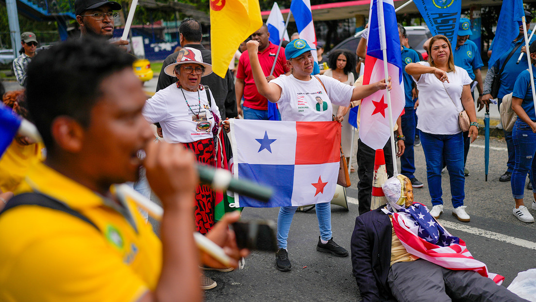 Manifestantes protestan por la visita del secretario de Estado de EE.UU., Marco Rubio. Ciudad de Panamá, 31 de enero de 2025.