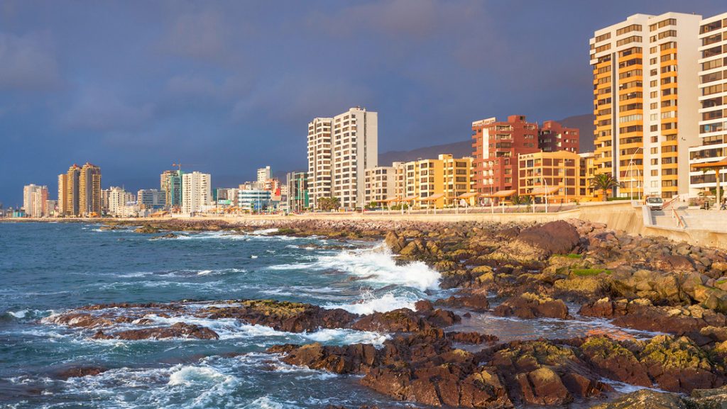 Antofagasta, Chile, vista de la ciudad junto a la playa